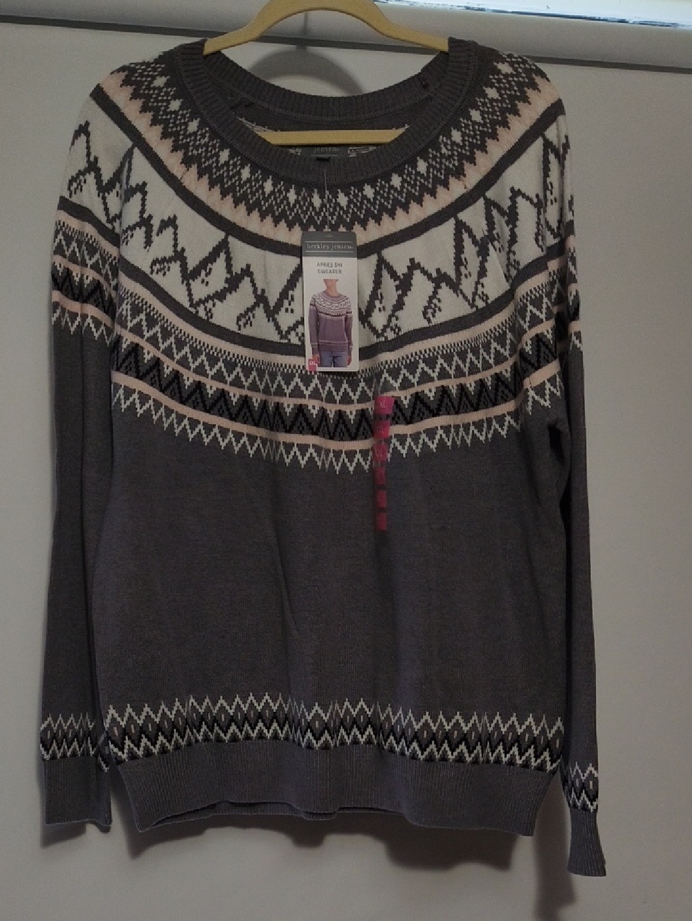 Women's Crewneck Fair Isle Sweater in Gray and Cream